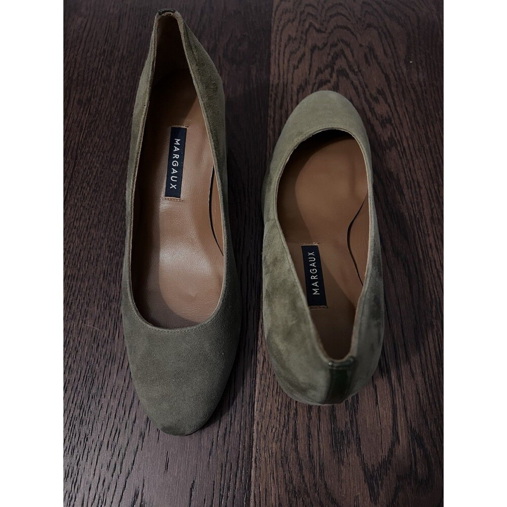 NWOT Margaux The Heel Olive Green Suede Low Pumps Size 37.5 Wide - Picture 1 of 11